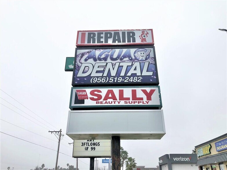 More Photos Of 4322 N Conway Ave, Palmhurst Freestanding For Lease