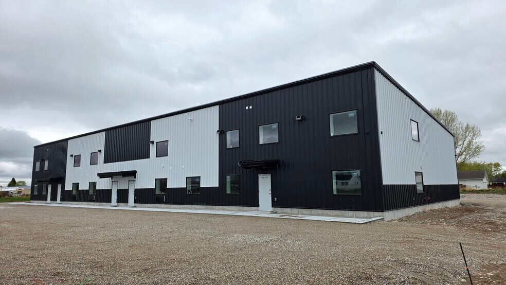 Primary Photo Of 35 Landmark Ln, Rigby Flex For Lease