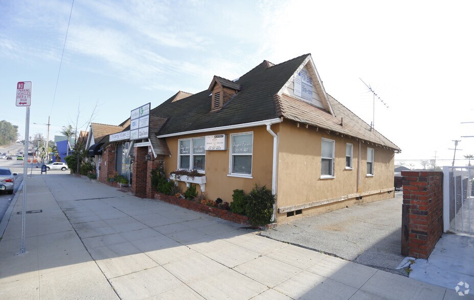 More Photos Of 5830-5838 Overhill Dr, Los Angeles Medical For Lease