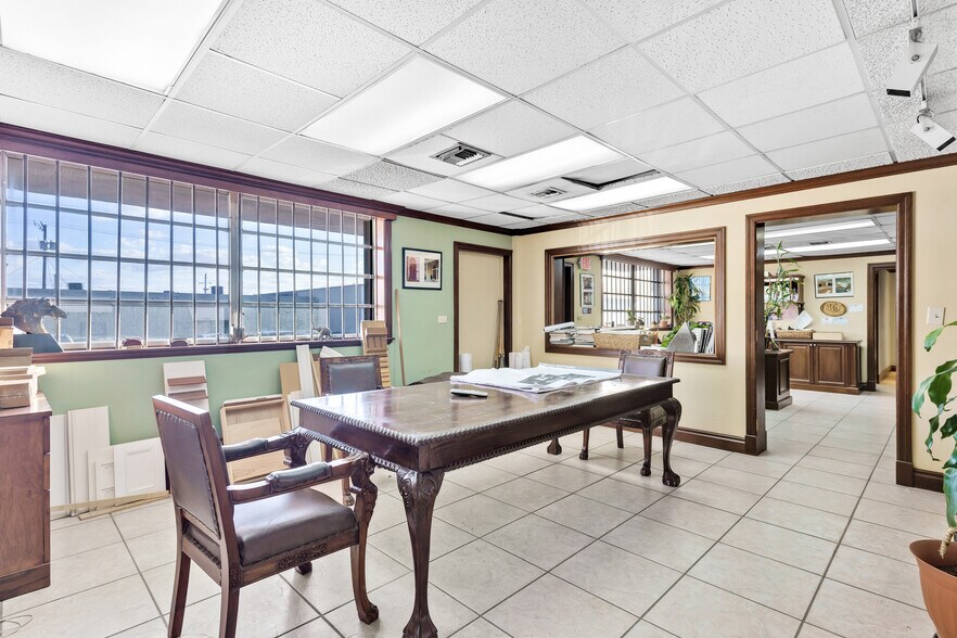 More Photos Of 1051 E 24th St, Hialeah Warehouse For Sale