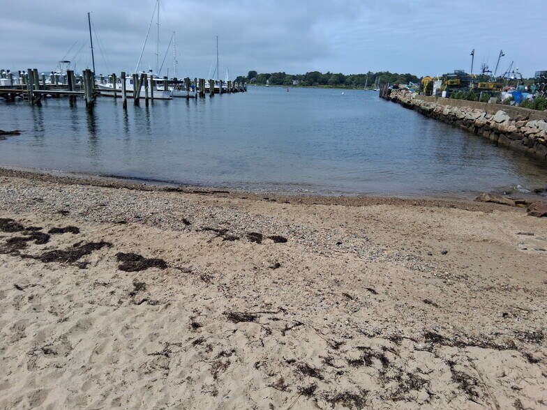 More Photos Of 117 Water St, Stonington Apartments For Sale