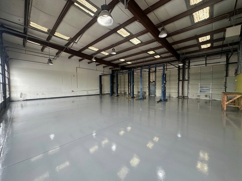 More Photos Of 500 Thornton Rd, Lithia Springs Auto Repair For Lease