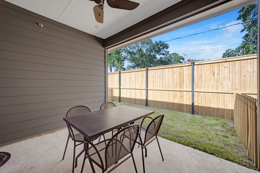 More Photos Of 10317 Lake Rd, Houston Apartments For Sale