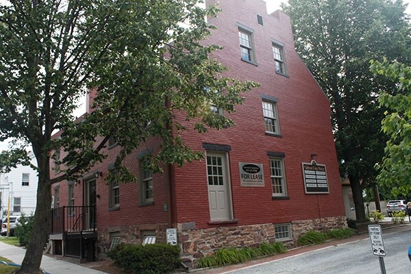 More Photos Of 35 King St, Burlington Office For Lease