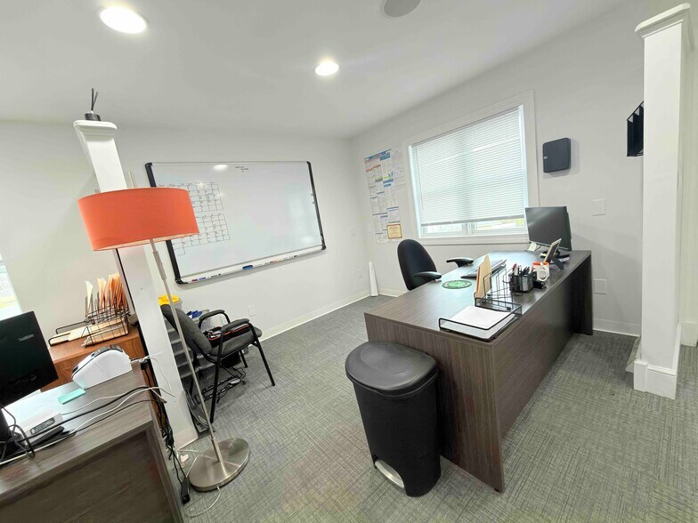 More Photos Of 1650 Route 9, Clifton Park Medical For Lease