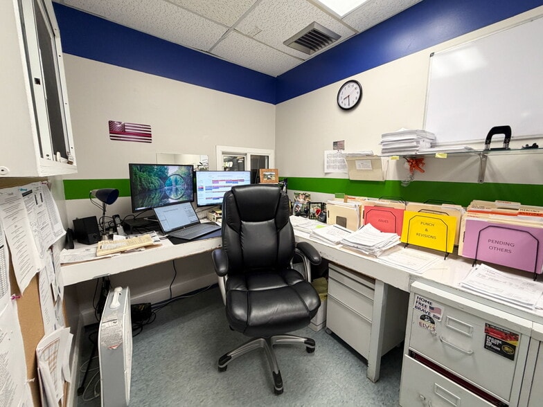 More Photos Of 5908 Johnson St, Hollywood Light Manufacturing For Sale