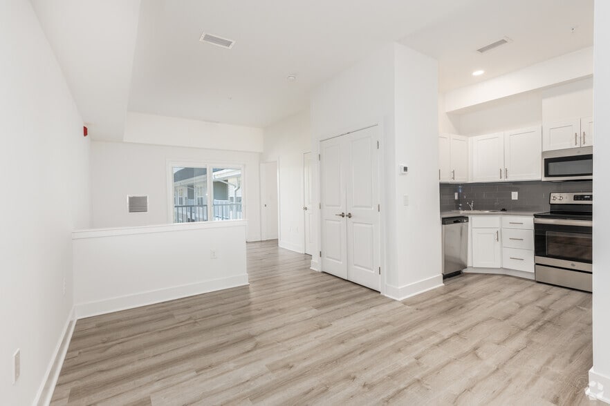 More Photos Of 214 Pier 1 Rd, Stevensville Apartments For Sale