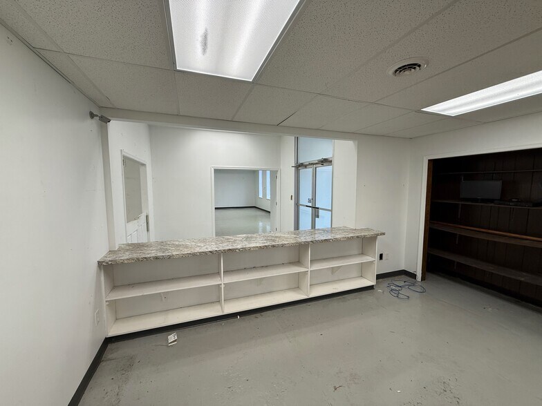 More Photos Of 1298 Spruce St, Easton Light Manufacturing For Lease