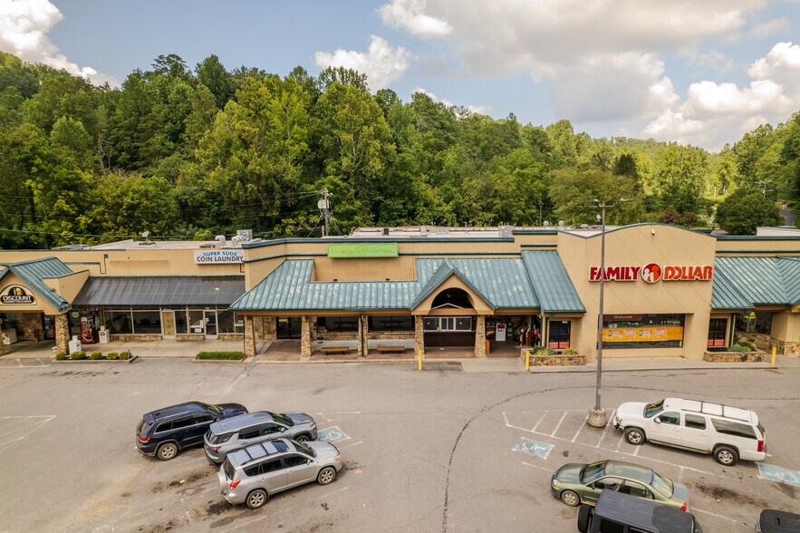 Primary Photo Of 1357-1359 E Parkway, Gatlinburg Unknown For Lease