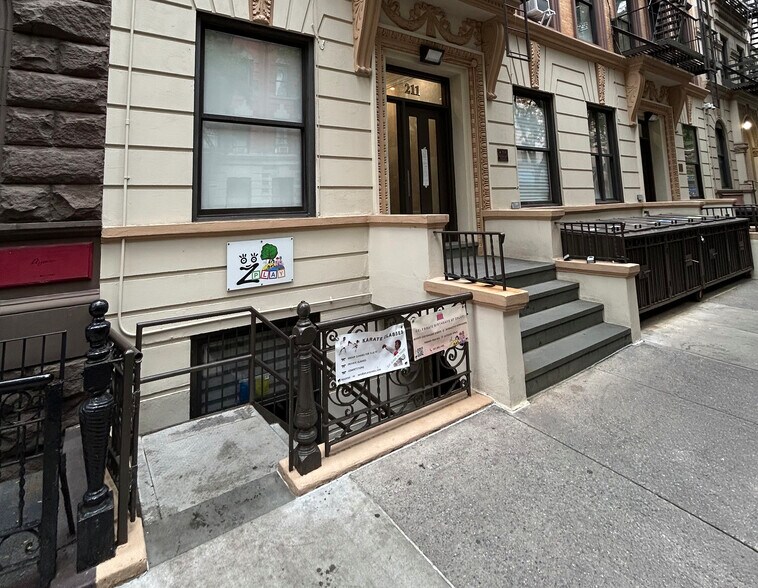 Primary Photo Of 211 W 80th St, New York Apartments For Lease