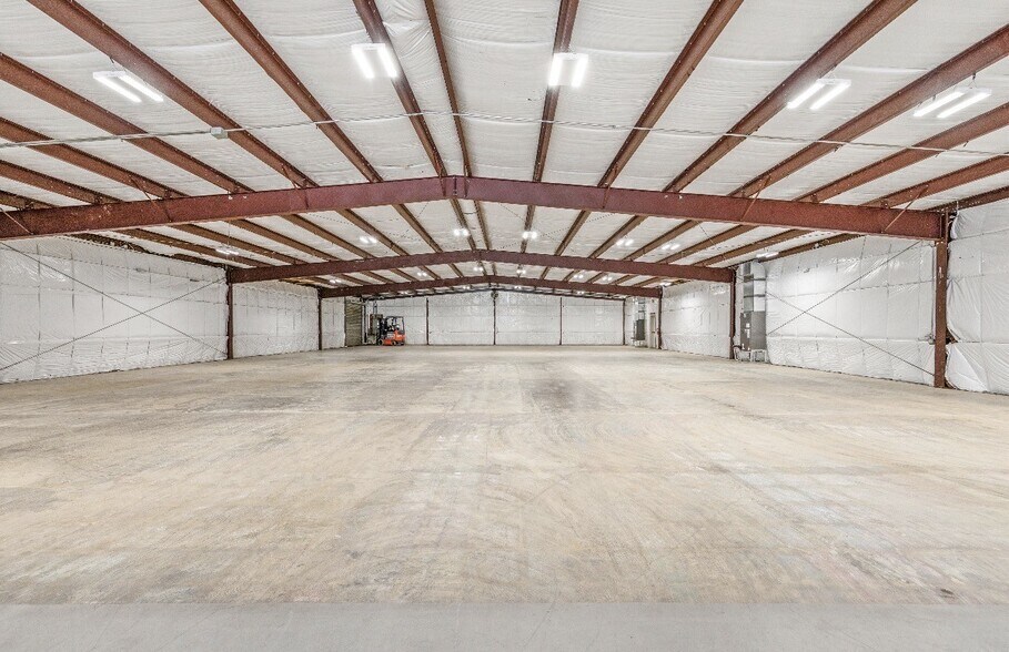 More Photos Of 116 Eunice St, Lafayette Industrial For Sale