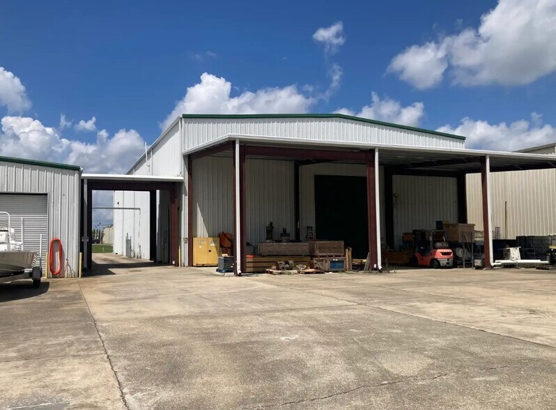 More Photos Of 11997 Airline Hwy, Baton Rouge Warehouse For Lease