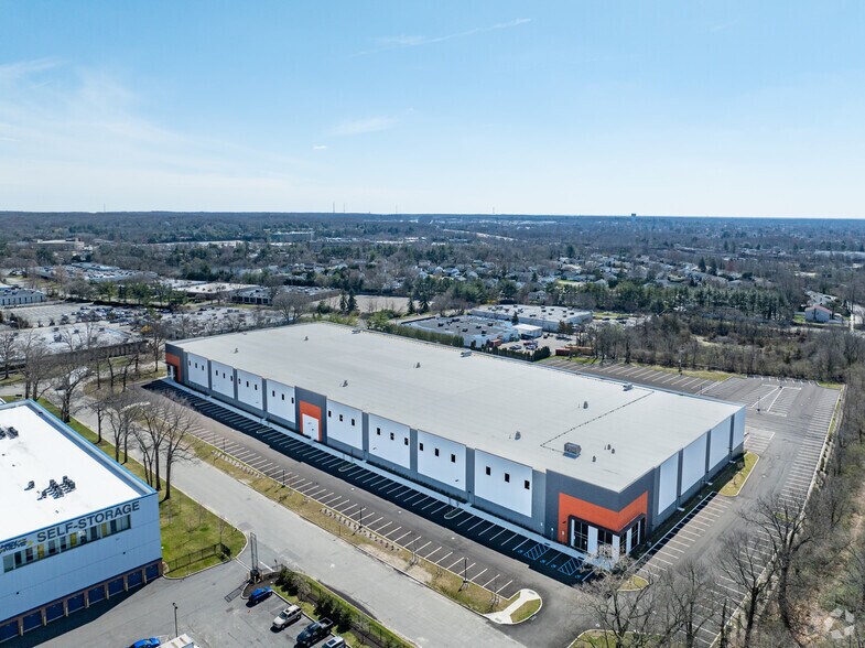 More Photos Of 1 Media Crossways, Woodbury Warehouse For Lease