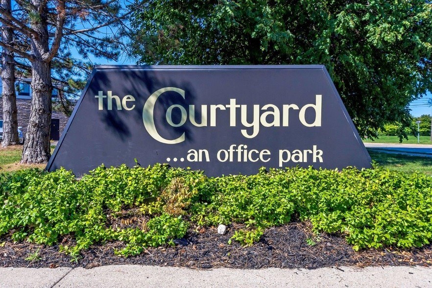 More Photos Of 28202-28212 Franklin Rd, Southfield Medical For Lease