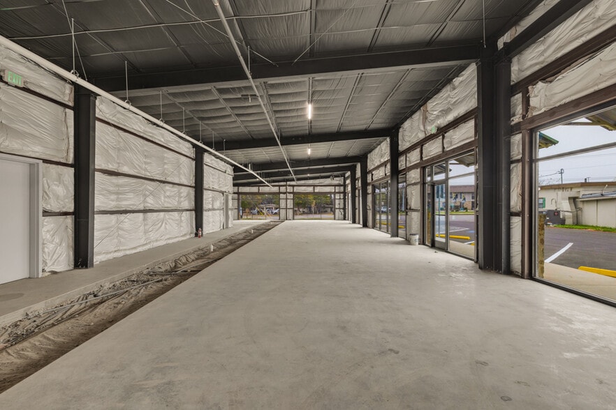 More Photos Of 840 S Business IH 35 St, New Braunfels Storefront For Lease