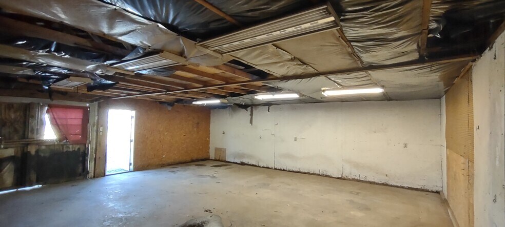 More Photos Of 119 W Main St, Youngsville Freestanding For Lease