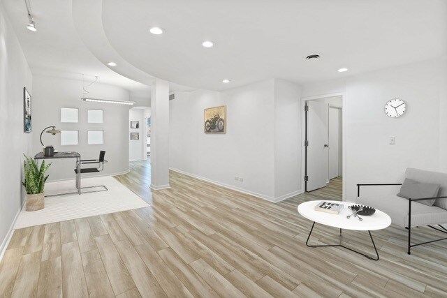 More Photos Of 501-507 N LaSalle Dr, Chicago Office For Lease