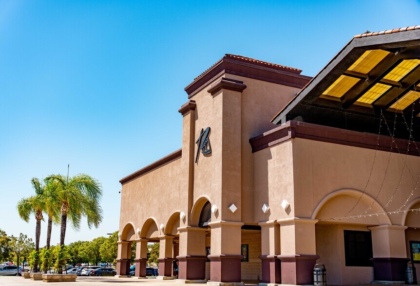 More Photos Of 40930-41090 California Oaks Rd, Murrieta Unknown For Lease