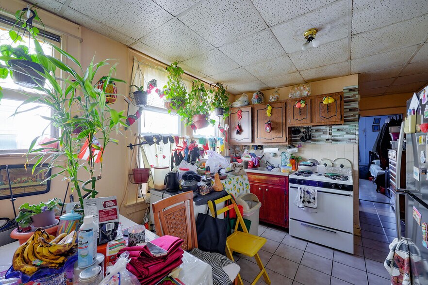 More Photos Of 150 Dayton St, Newark Multifamily For Sale