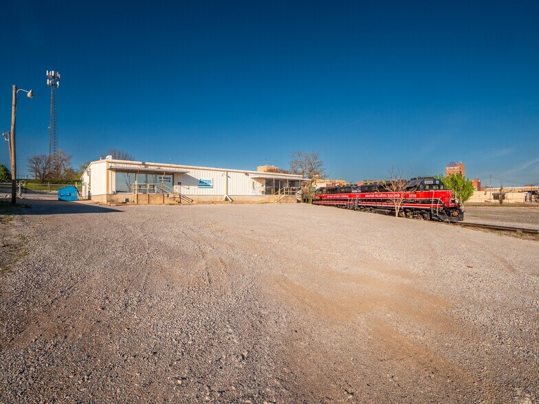 More Photos Of 1 W Choctaw Ave, Mcalester Flex For Sale