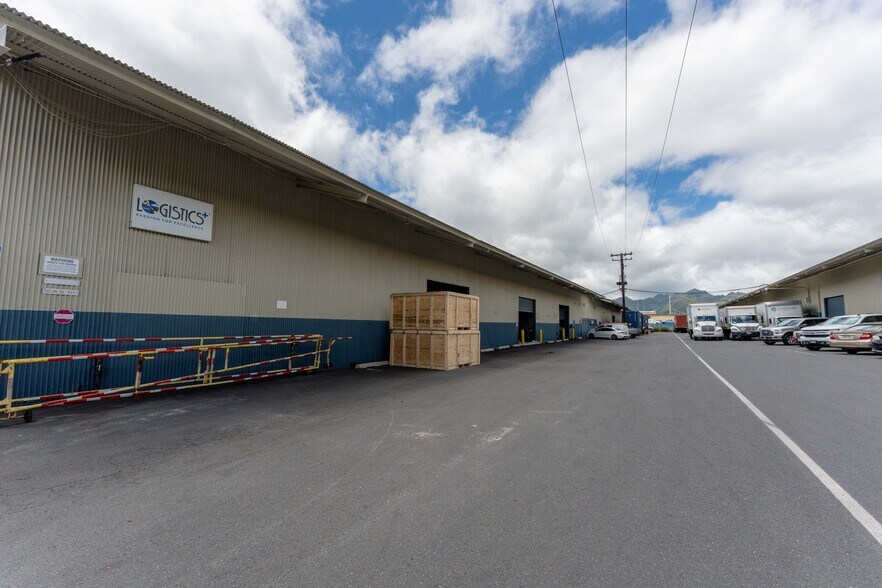 More Photos Of 2290 Alahao Pl, Honolulu Unknown For Lease