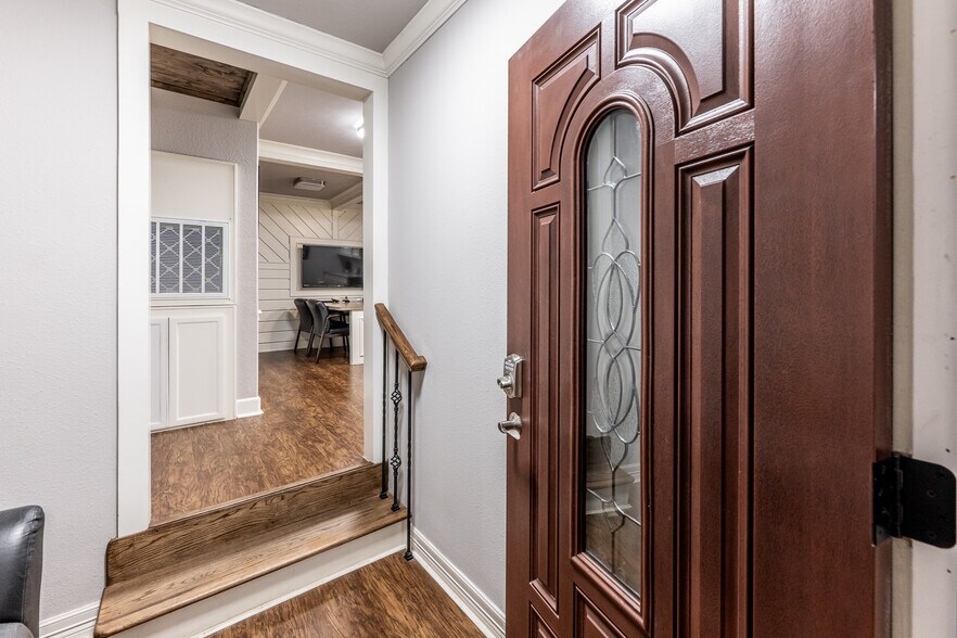 More Photos Of 101 Hidden Valley Cir, Huntsville Office For Sale