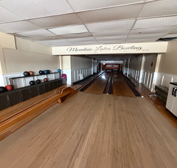 More Photos Of 18 Lake Dr, Mountain Lakes Lodge Meeting Hall For Lease