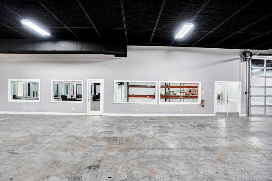 More Photos Of 2521 NE 4th Ave, Pompano Beach Flex For Lease