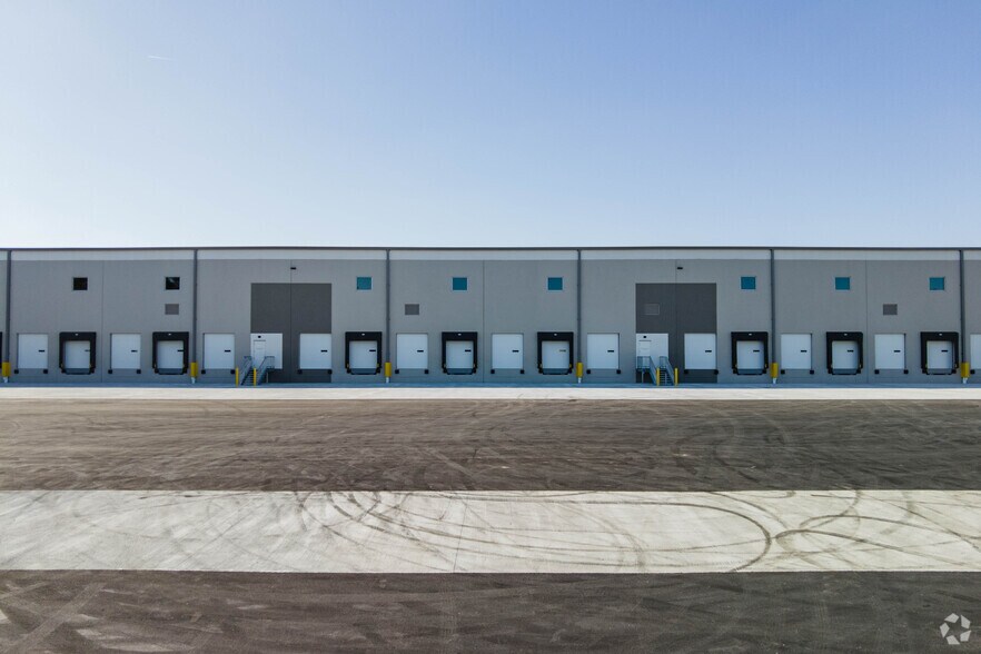 More Photos Of 9211 Old Pike Way, Upper Marlboro Warehouse For Sale