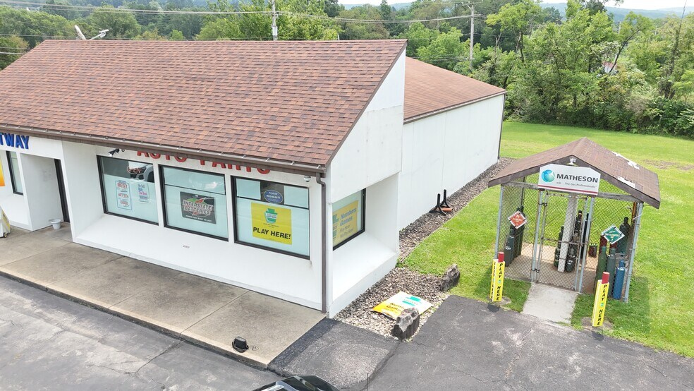 More Photos Of 3703 US-30, Latrobe Freestanding For Sale