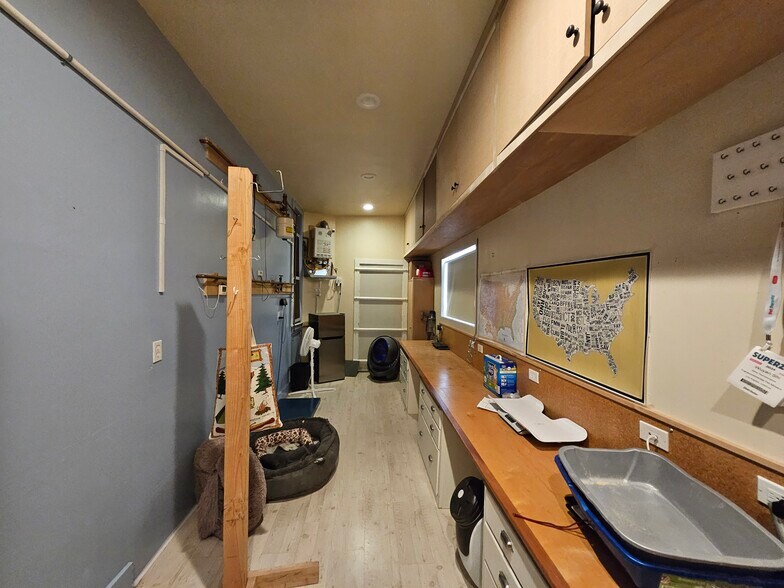 More Photos Of 6524 8th Ave, Los Angeles Warehouse For Lease