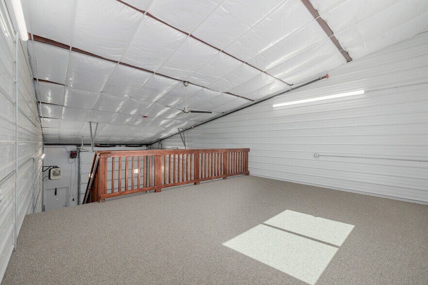 More Photos Of 560-580 Ames St, Lakewood Self Storage For Sale