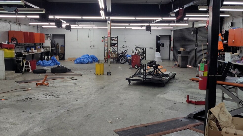 More Photos Of 1517 Pacific Coast Hwy, Harbor City Auto Dealership For Sale