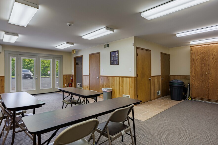 More Photos Of 74 Broadway, Kingston Office For Sale