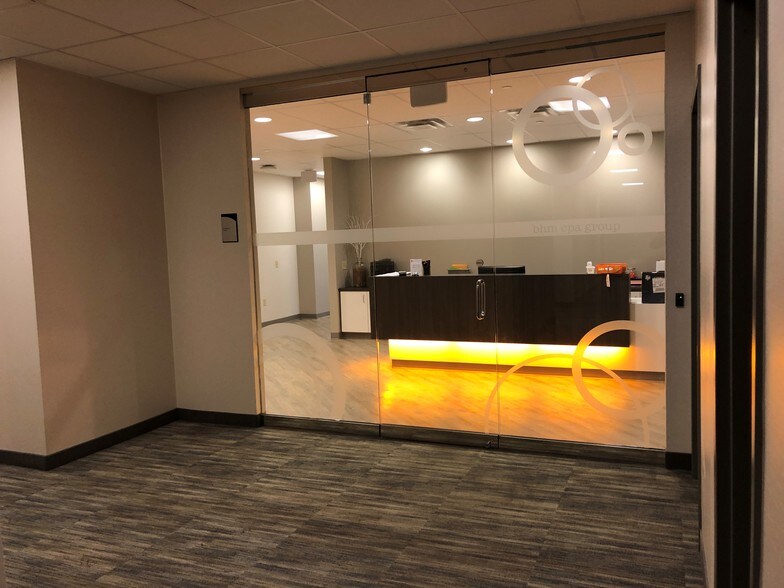 More Photos Of 1 E Campus View Blvd, Columbus Office For Lease