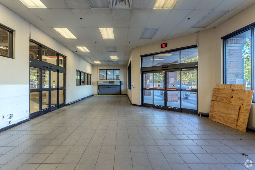 More Photos Of 2910-2918 Mount Holly Huntersville Rd, Charlotte Unknown For Lease