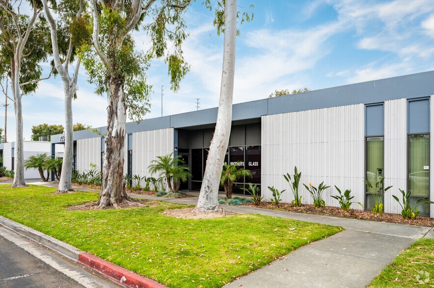 More Photos Of 7201-7291 Garden Grove Blvd, Garden Grove Unknown For Lease