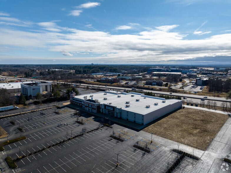 More Photos Of 100 Durgin Ln, Portsmouth Storefront For Lease