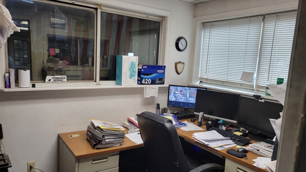 More Photos Of 115 N Marion St, Kirksville Auto Salvage Facility For Sale