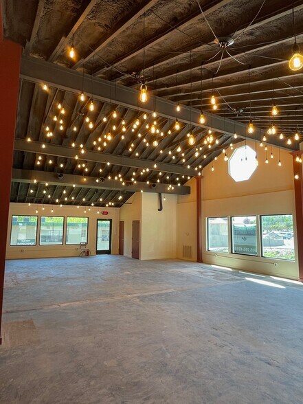 More Photos Of 1401 Montgomery Hwy, Birmingham Storefront Retail Office For Sale