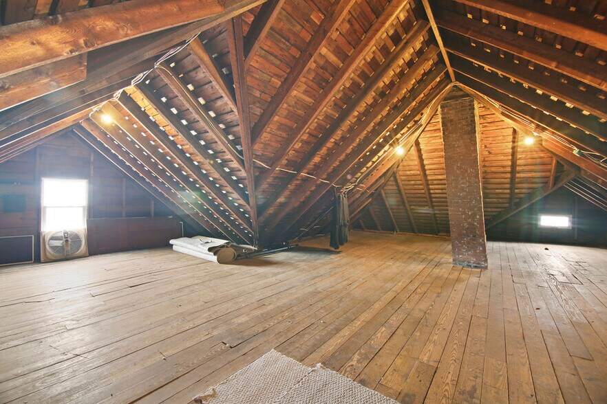More Photos Of 18 Elm St, Rocky Hill Office Residential For Sale