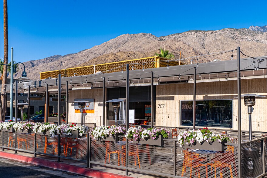 More Photos Of 707-745 N Palm Canyon Dr, Palm Springs Restaurant For Sale