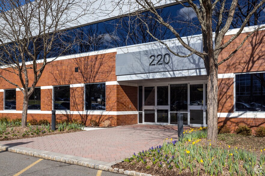 More Photos Of 200 Park Ave, Florham Park Unknown For Lease