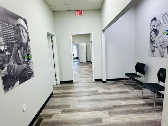 More Photos Of 422 Ford St, Ford City Office For Sale
