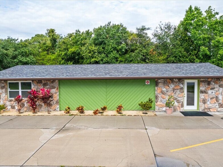 Primary Photo Of 1452 Bellaire Ln NE, Palm Bay Freestanding For Sale