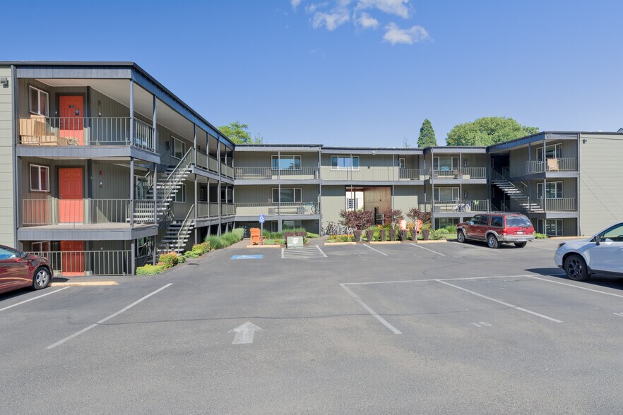 More Photos Of 440 NW 23rd St, Corvallis Apartments For Sale