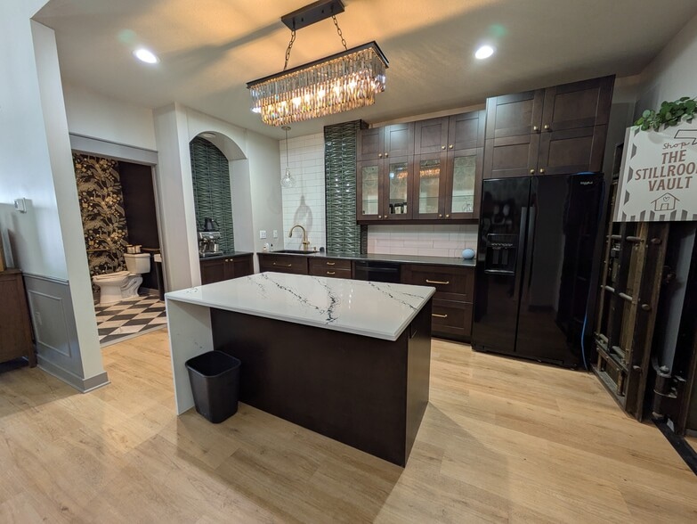 More Photos Of 106 NE 2nd St, Stuart Storefront For Sale