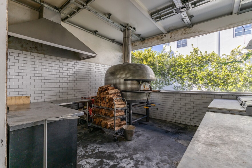 More Photos Of 4702 NE 2nd Ave, Miami Restaurant For Lease