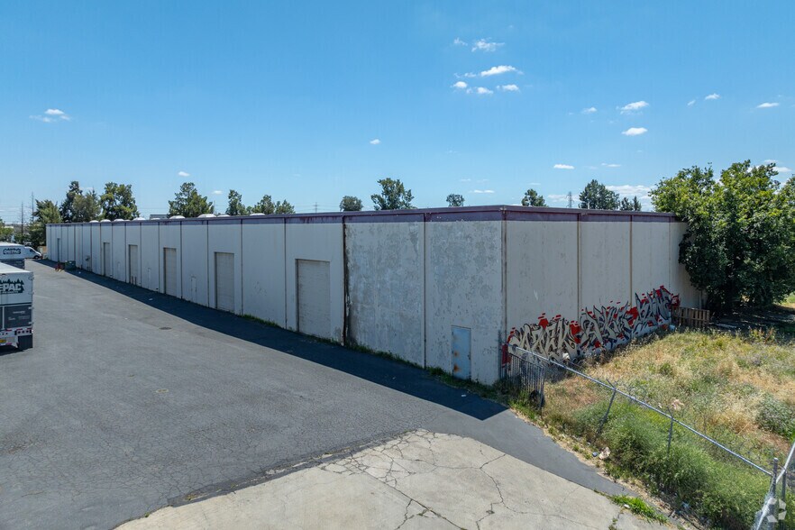 More Photos Of 8165 Signal Ct, Sacramento Warehouse For Sale