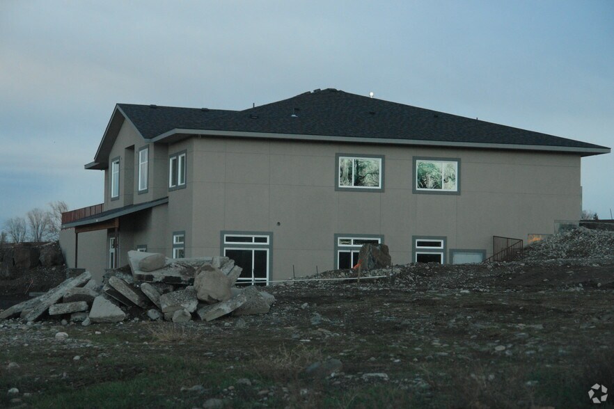 More Photos Of 1123 N Grant Pl, Kennewick Office For Sale